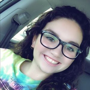 Meet your Posher, Elly